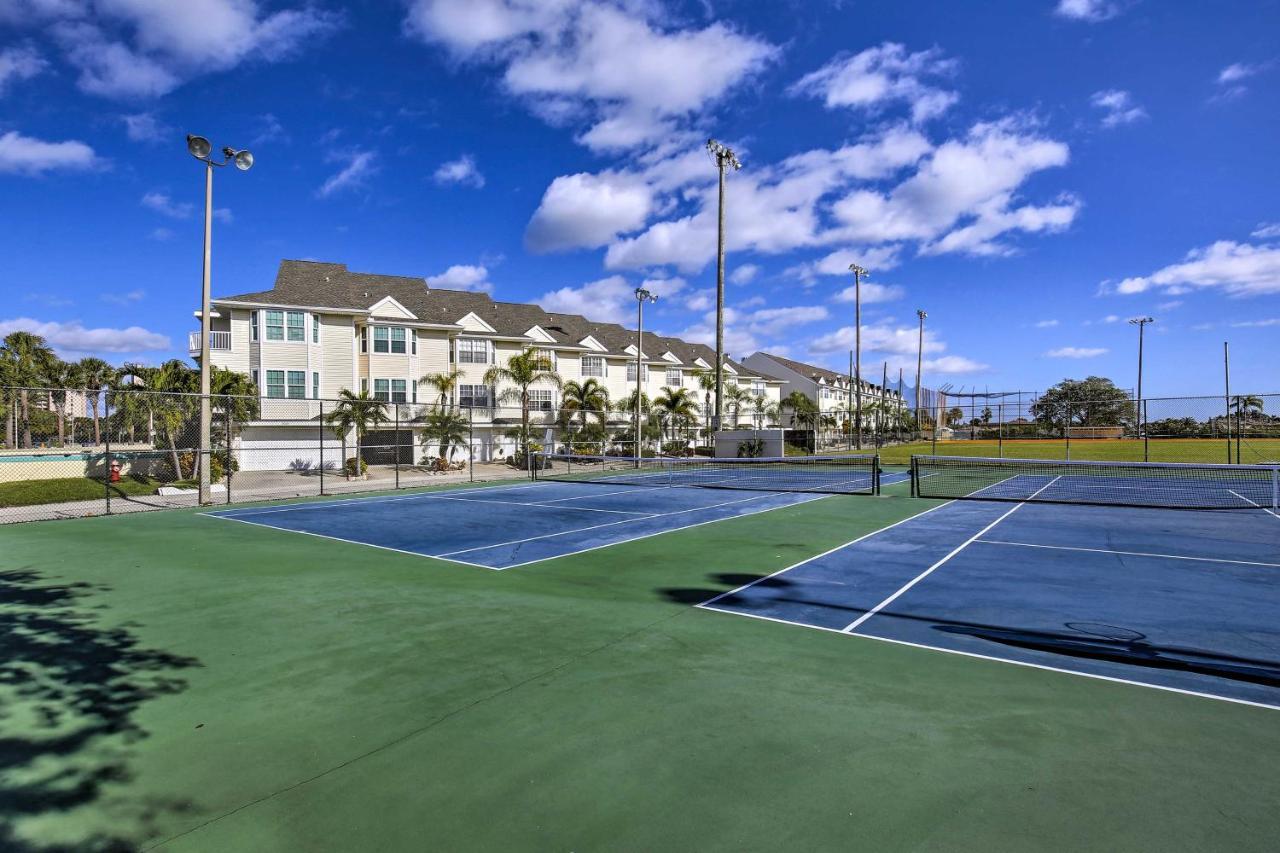 St Pete Condo With Heated Pool - Less Than 1 Mi To Beach! St. Pete Beach Ngoại thất bức ảnh